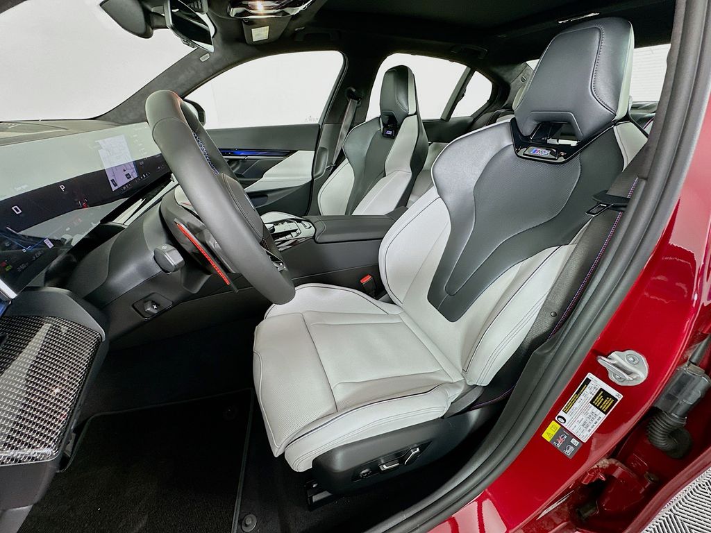 Thumbnail: 2026 BMW M5 - 16