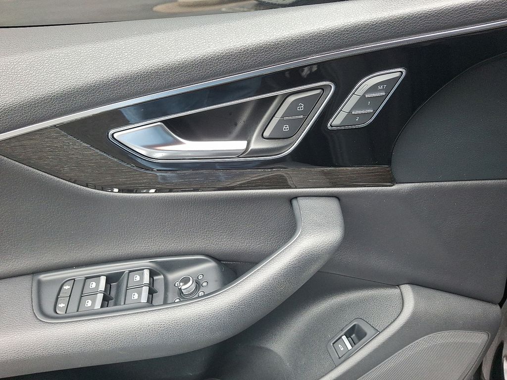 Thumbnail: 2019 Audi Q7 - 12