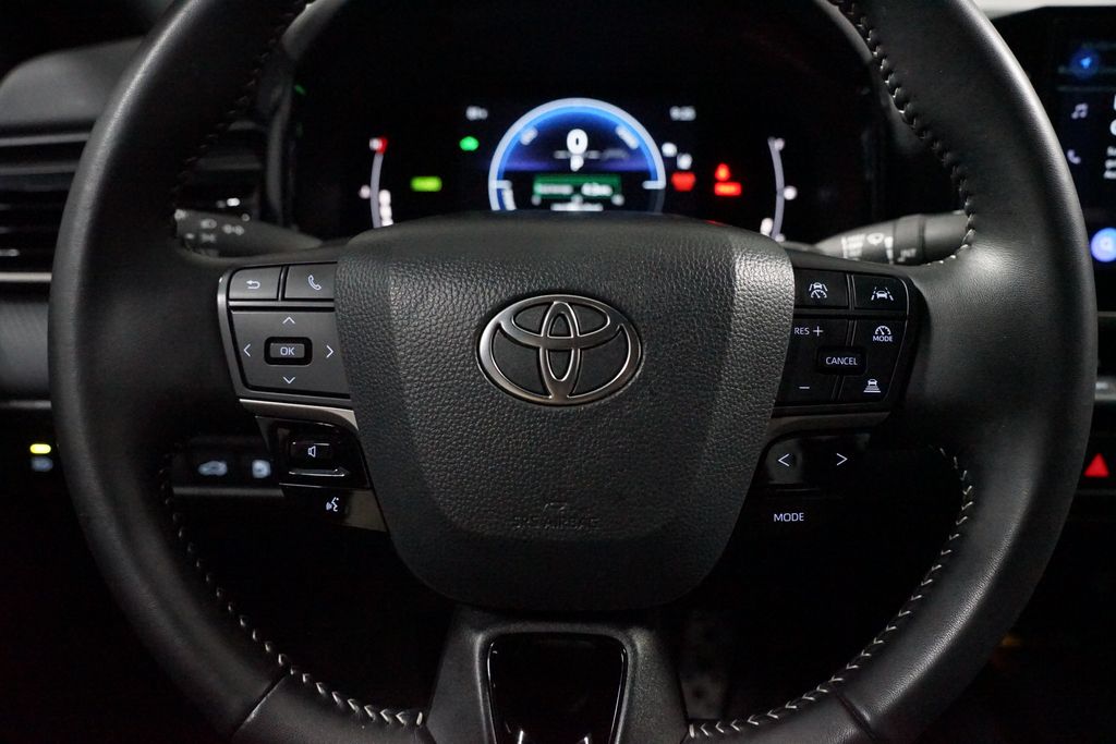Thumbnail: 2025 Toyota Camry - 12