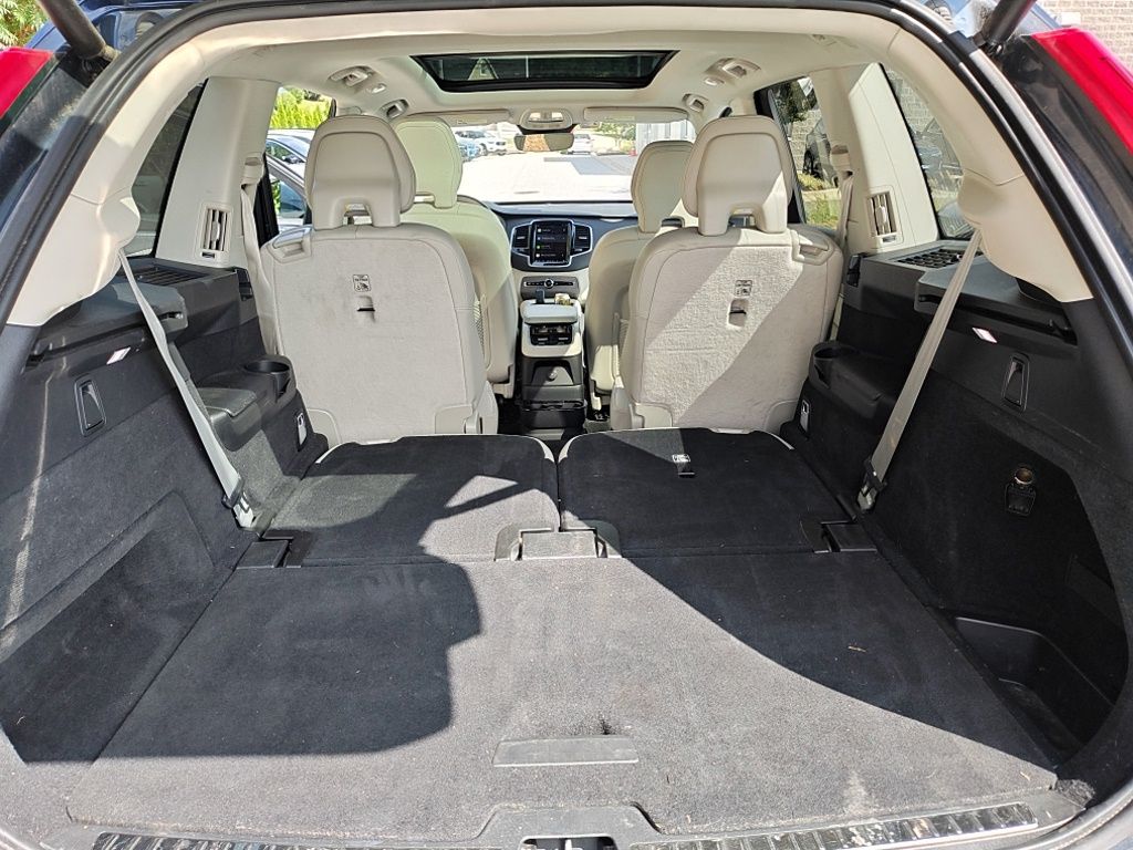 Used 2024 Blue Volvo T8 Plus 6 Passenger image 23