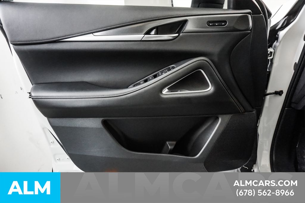 Used 2025 White INFINITI LUXE image 52