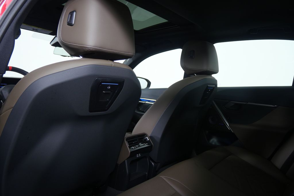 Thumbnail: 2025 BMW i5 - 20