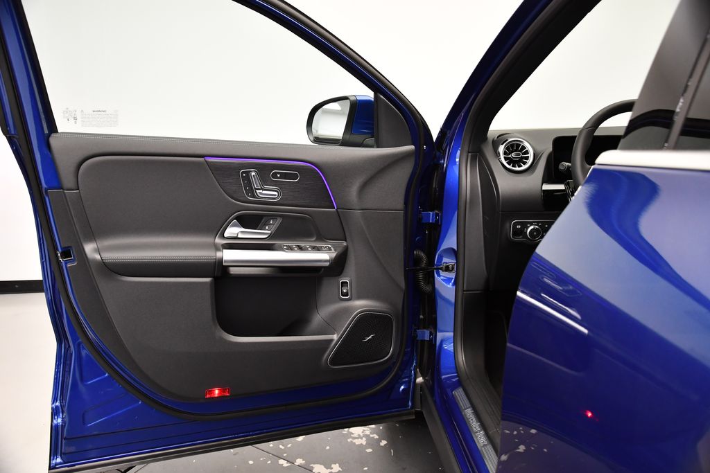 2025 Mercedes-Benz GLA 250 4MATIC 32