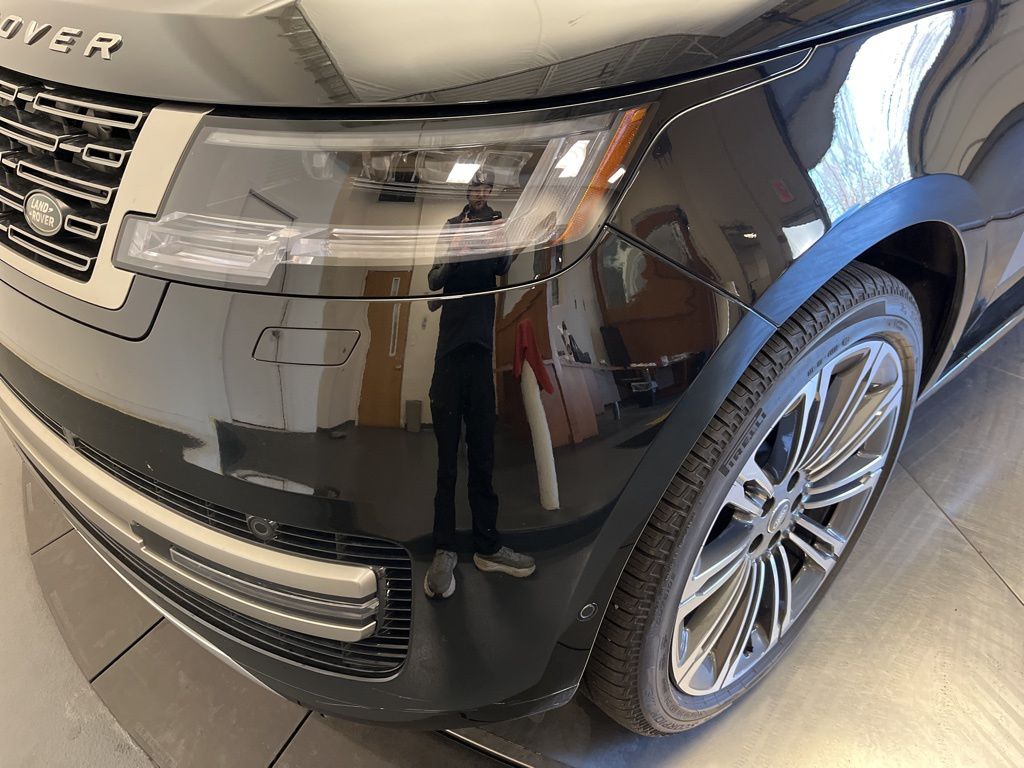 Thumbnail: 2025 Land Rover Range Rover - 9