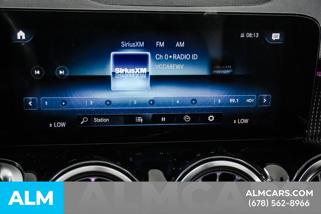 Used 2022 White Mercedes-Benz GLB 250 image 40