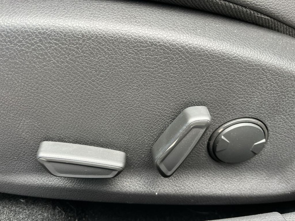 Thumbnail: 2018 Ford Focus - 12