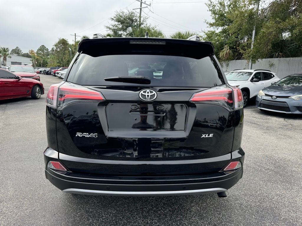 2018 Toyota RAV4 XLE 7