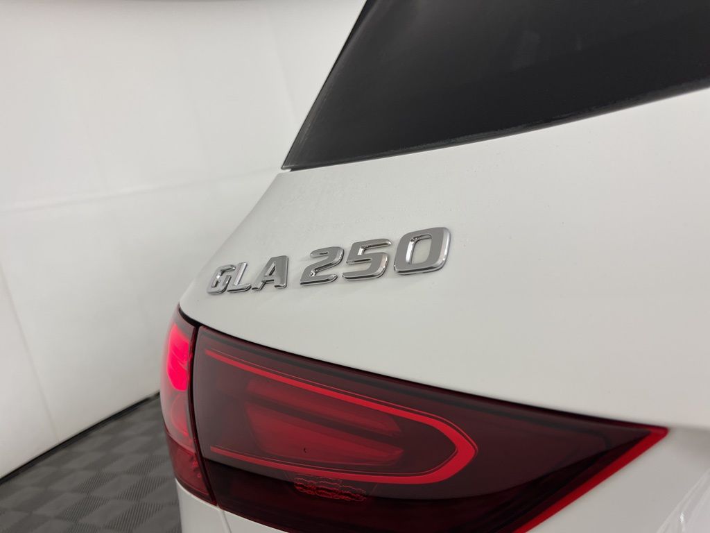 Thumbnail: 2024 Mercedes-Benz GLA - 3