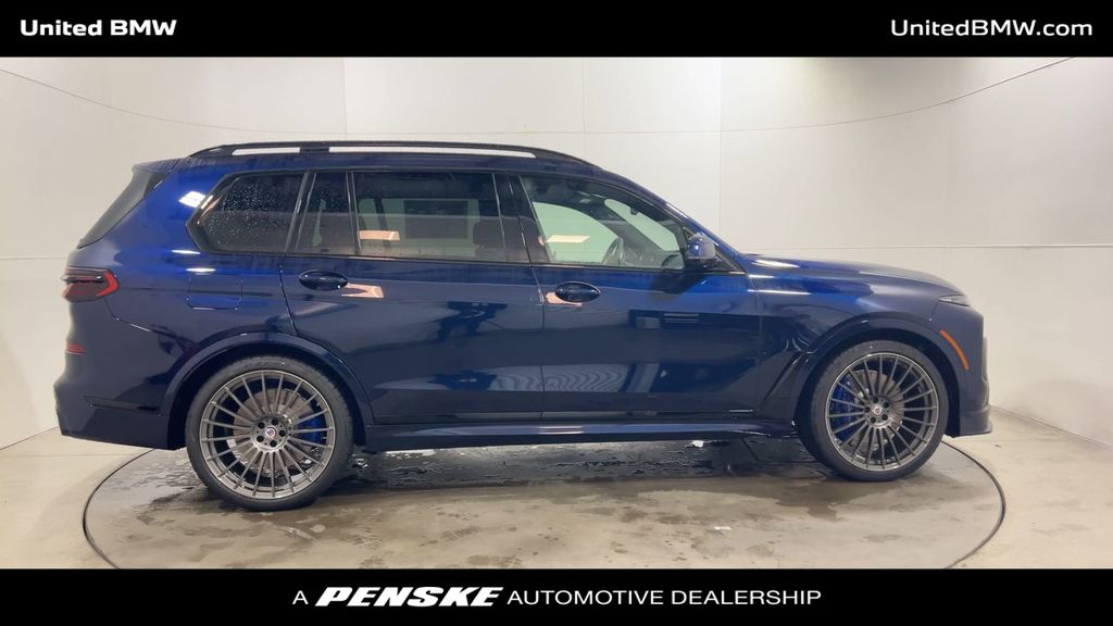 Thumbnail: 2026 BMW X7 - 9