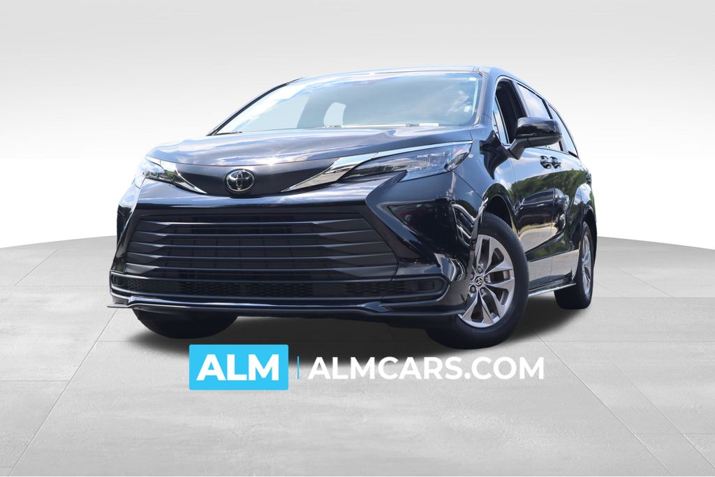 2026 Toyota Sienna LE
