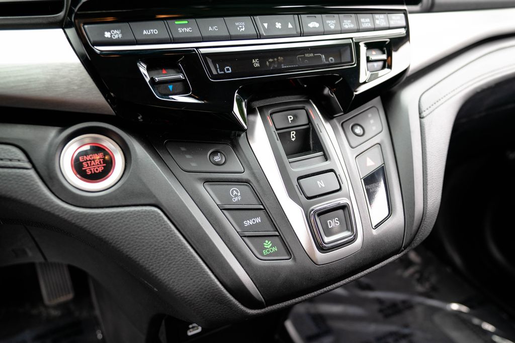 Used 2025 Honda Odyssey Van