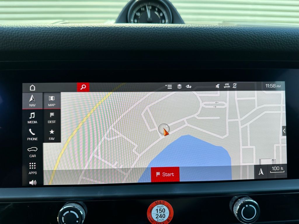 Thumbnail: 2026 Porsche Macan - 31