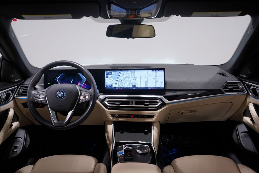 Thumbnail: 2023 BMW i4 - 10