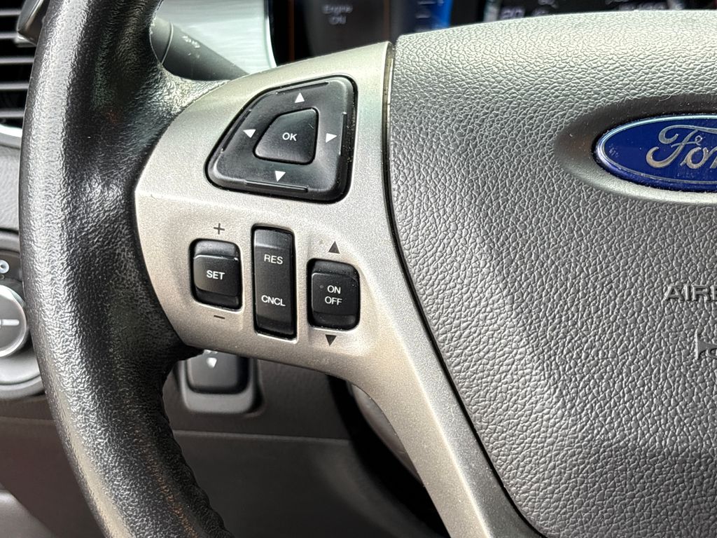 Used 2015 Red Ford SEL image 19