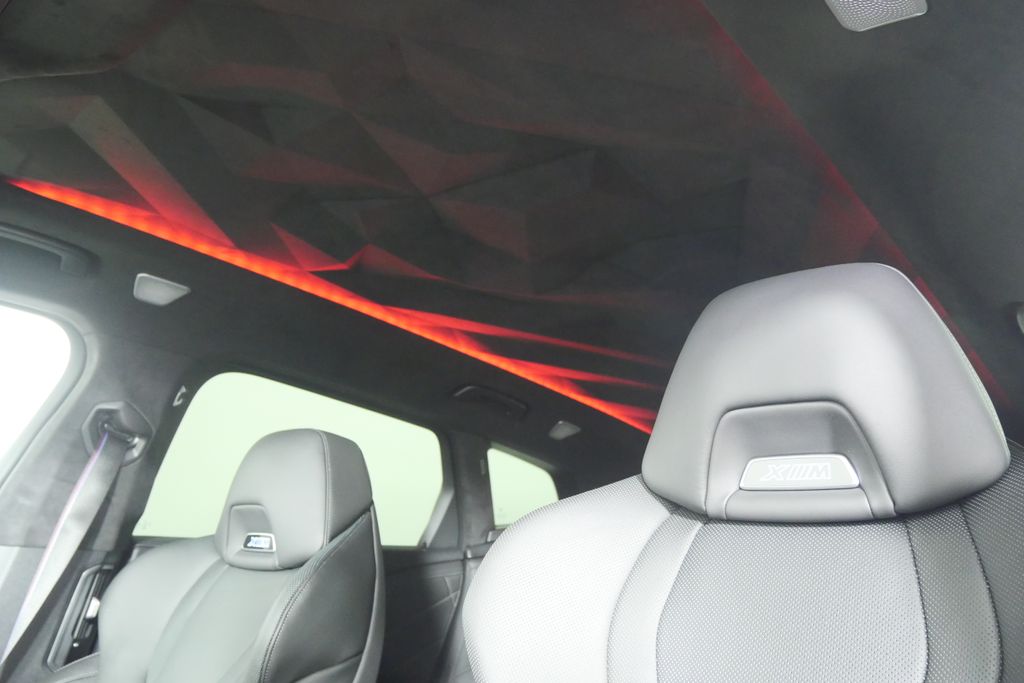 Thumbnail: 2026 BMW XM - 12