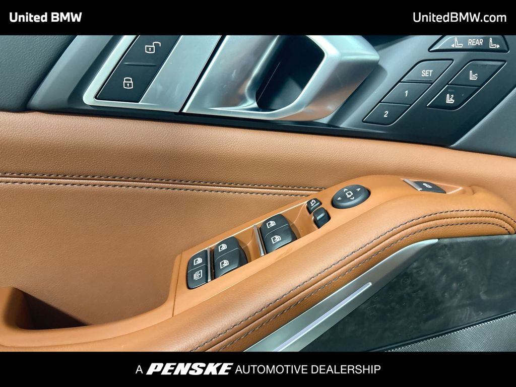 Thumbnail: 2026 BMW X7 - 11