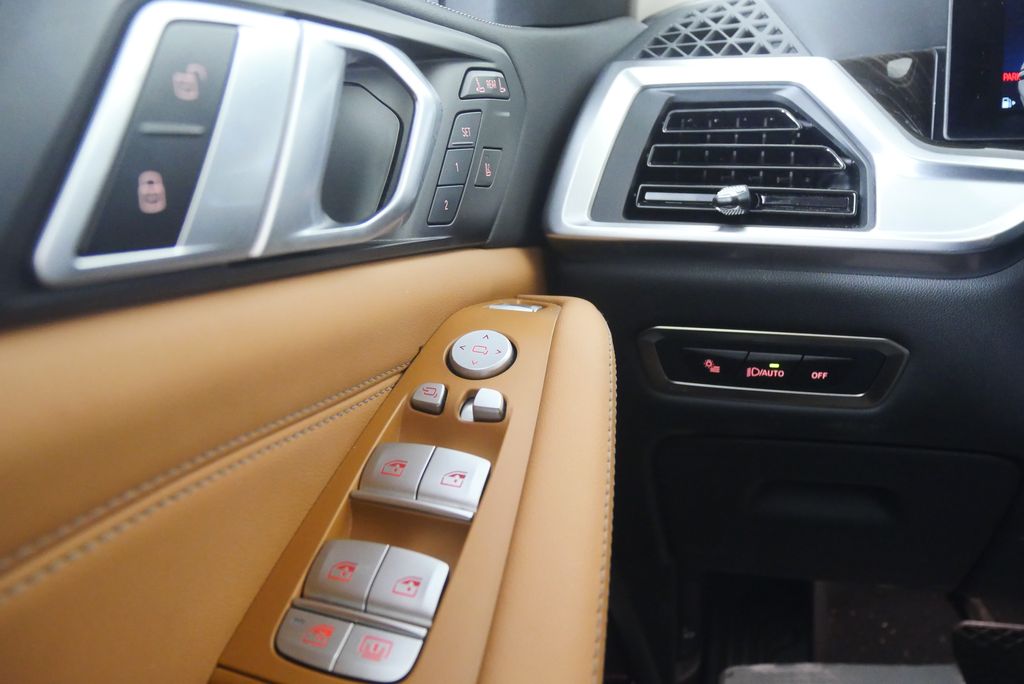 Thumbnail: 2024 BMW X7 - 20