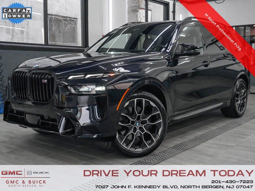 2023 BMW X7 M60i AWD