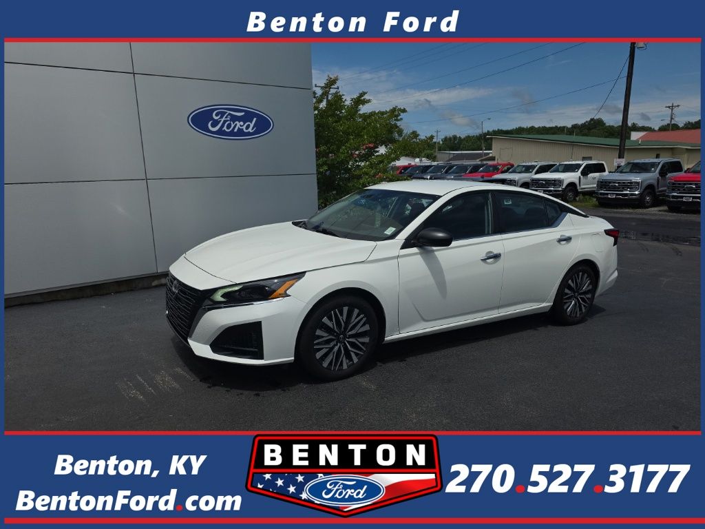 Glacier White 2025 Nissan Altima Sedan Front-Wheel Drive Continuously Variable Transmission