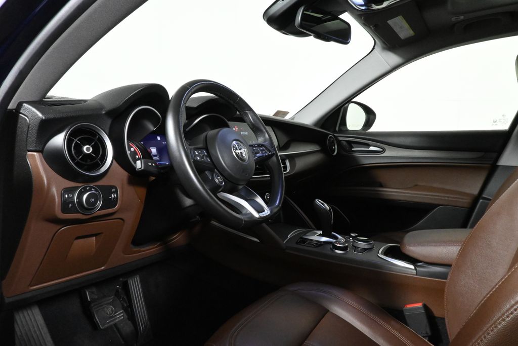 2021 Alfa Romeo Stelvio  15
