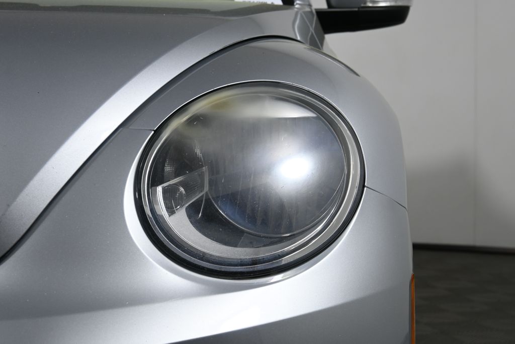 2015 Volkswagen Beetle  17