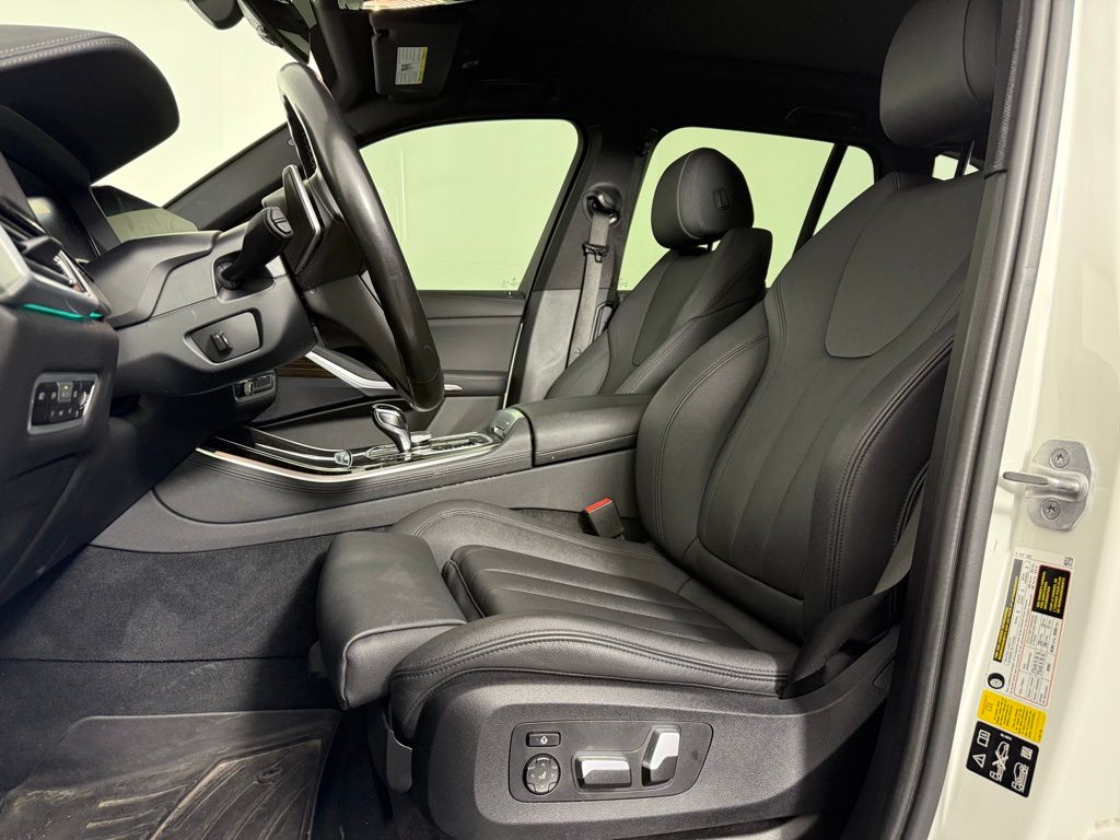 Thumbnail: 2021 BMW X5 - 14