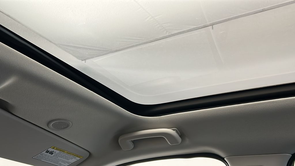 Thumbnail: 2025 Land Rover Discovery Sport - 25