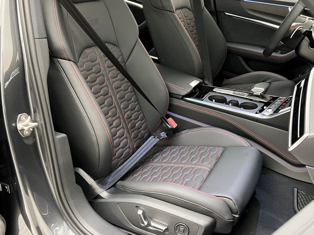 Thumbnail: 2026 Audi RS 6 - 9