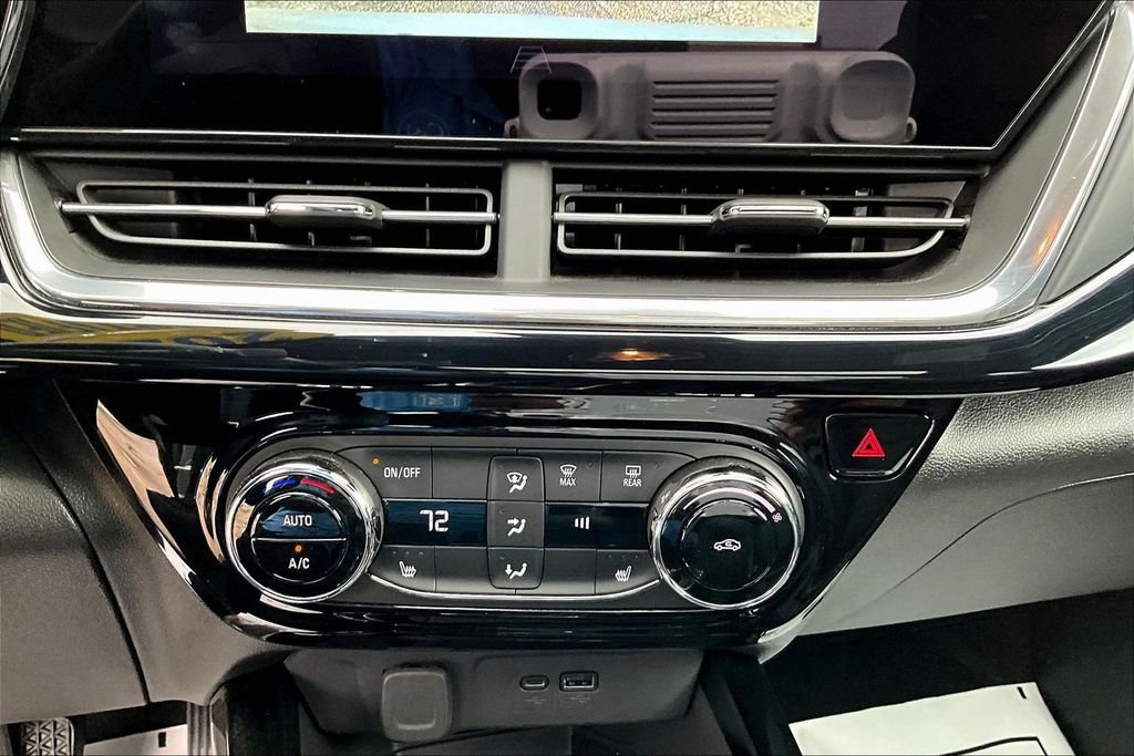 Used 2025 Chevrolet Trax SUV