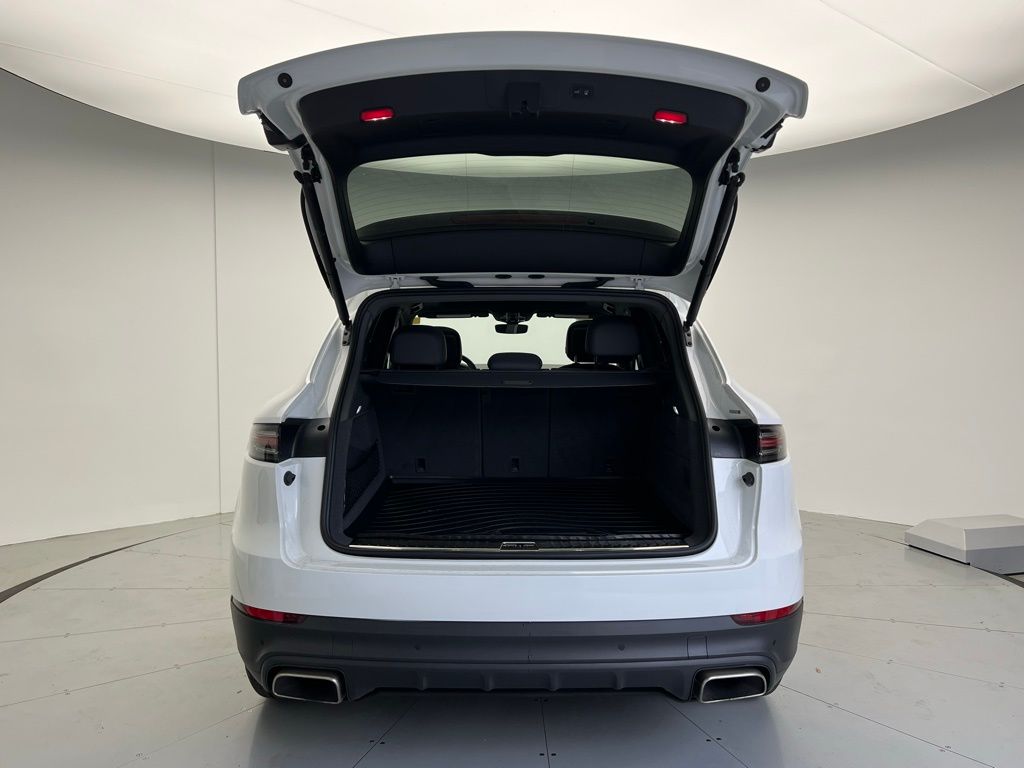 Thumbnail: 2023 Porsche Cayenne - 20