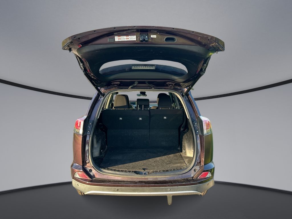 Thumbnail: 2018 Toyota RAV4 - 30