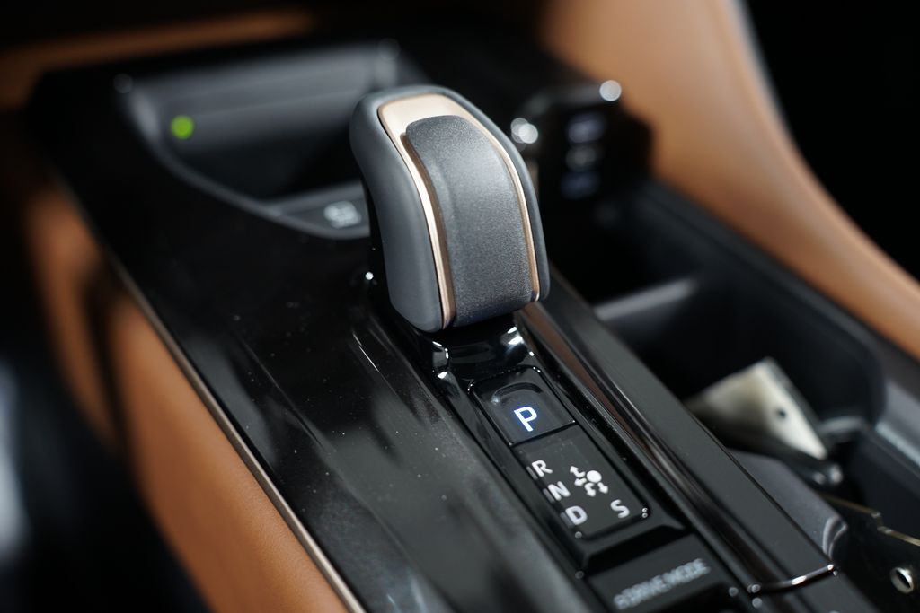 2025 Toyota Crown Signia Limited 24
