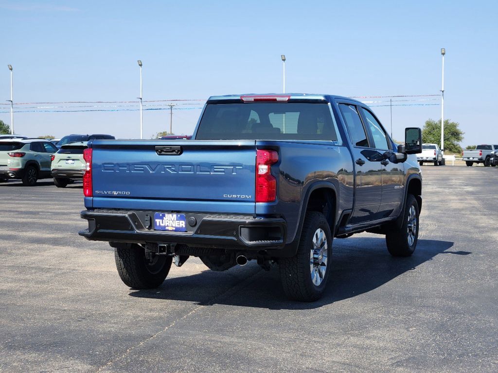 2025 Chevrolet Silverado 2500HD Custom 3