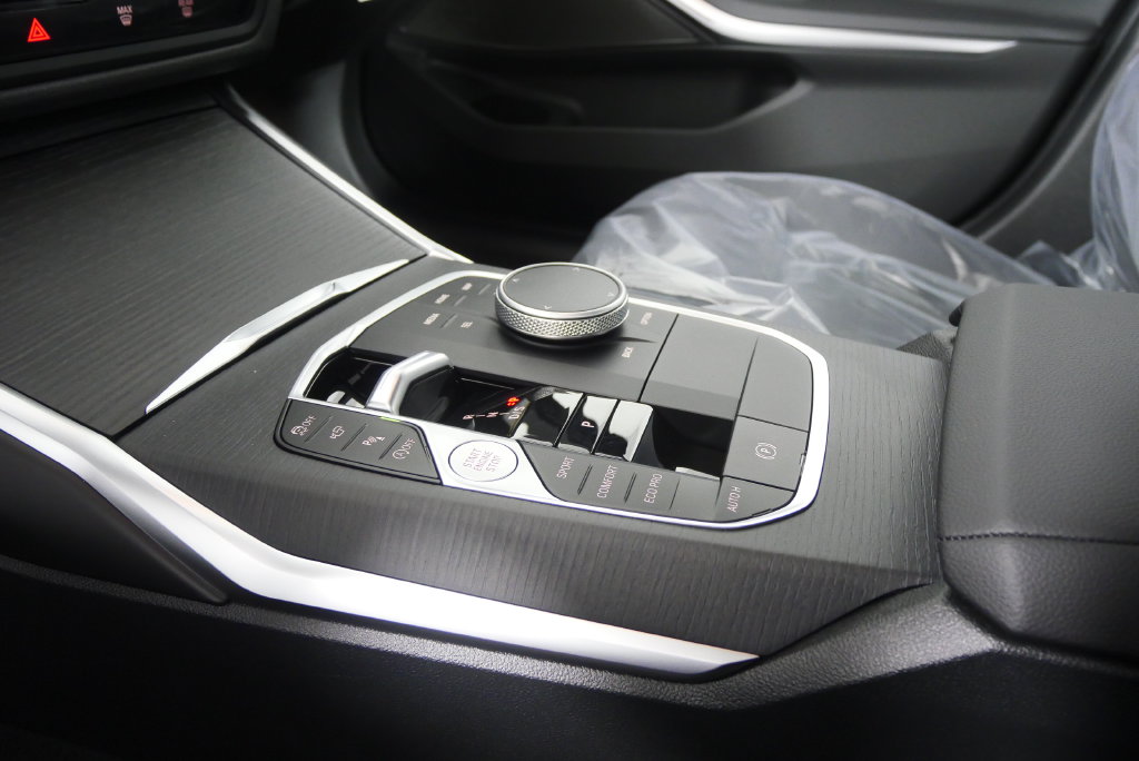 Thumbnail: 2026 BMW 3 Series - 21