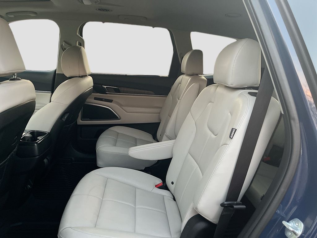 Used 2023 Black Kia EX image 26