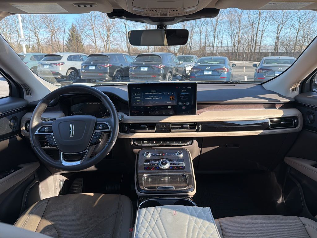 Thumbnail: 2023 Lincoln Nautilus - 12