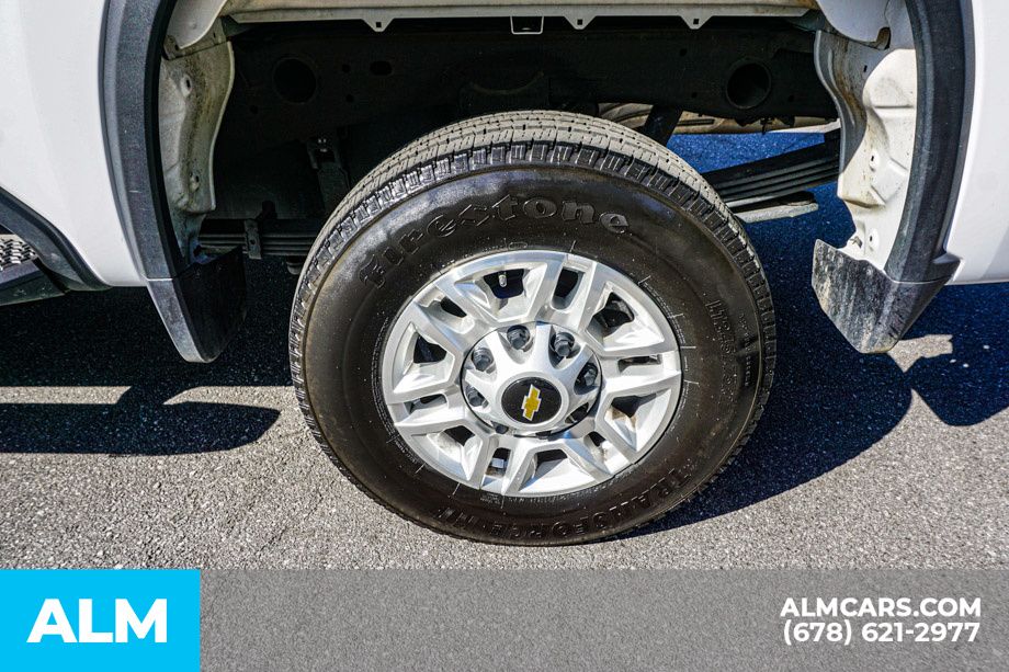 Used 2025 White Chevrolet LT image 16