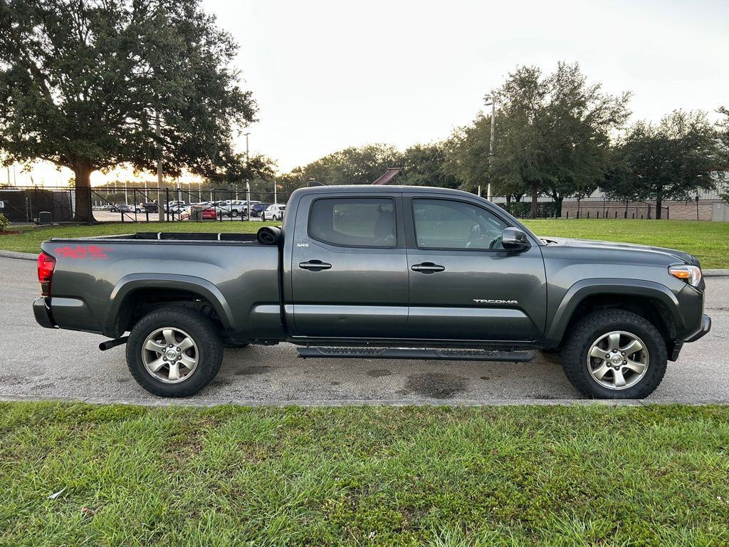 Thumbnail: 2022 Toyota Tacoma - 6