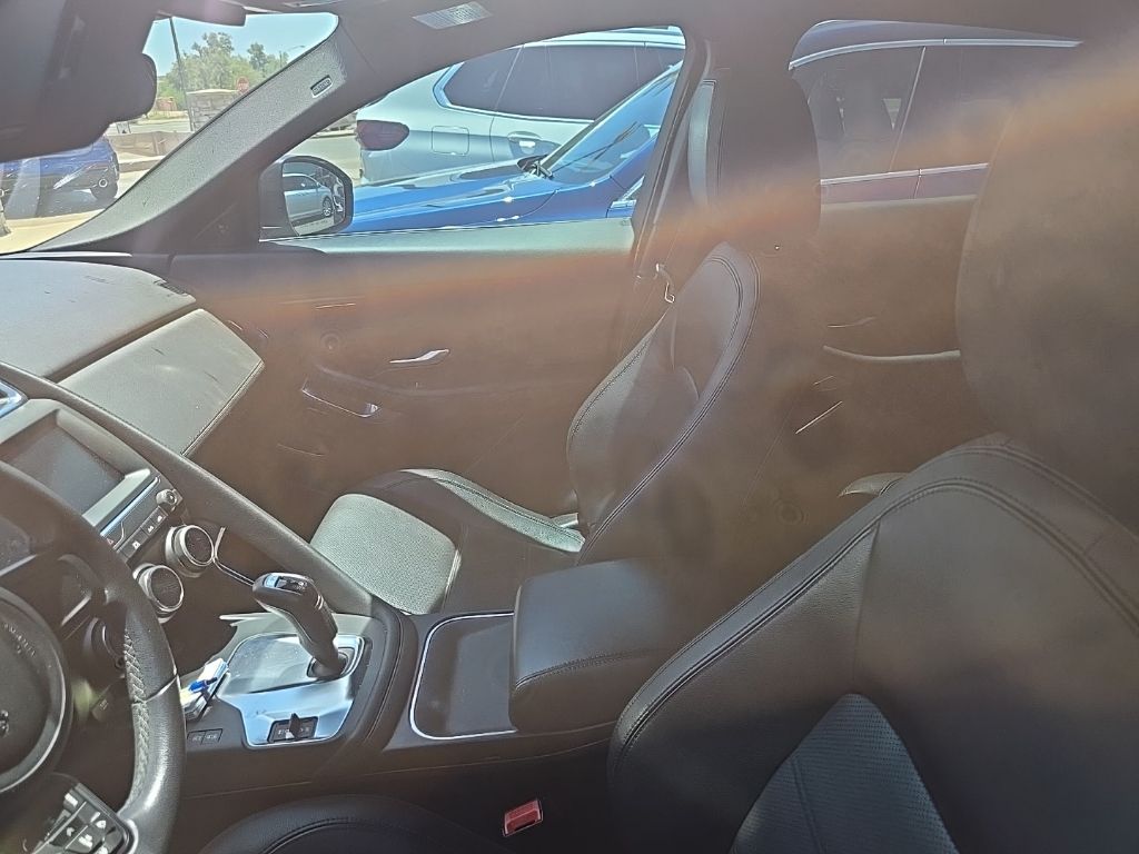 Thumbnail: 2019 Jaguar E-Pace - 3