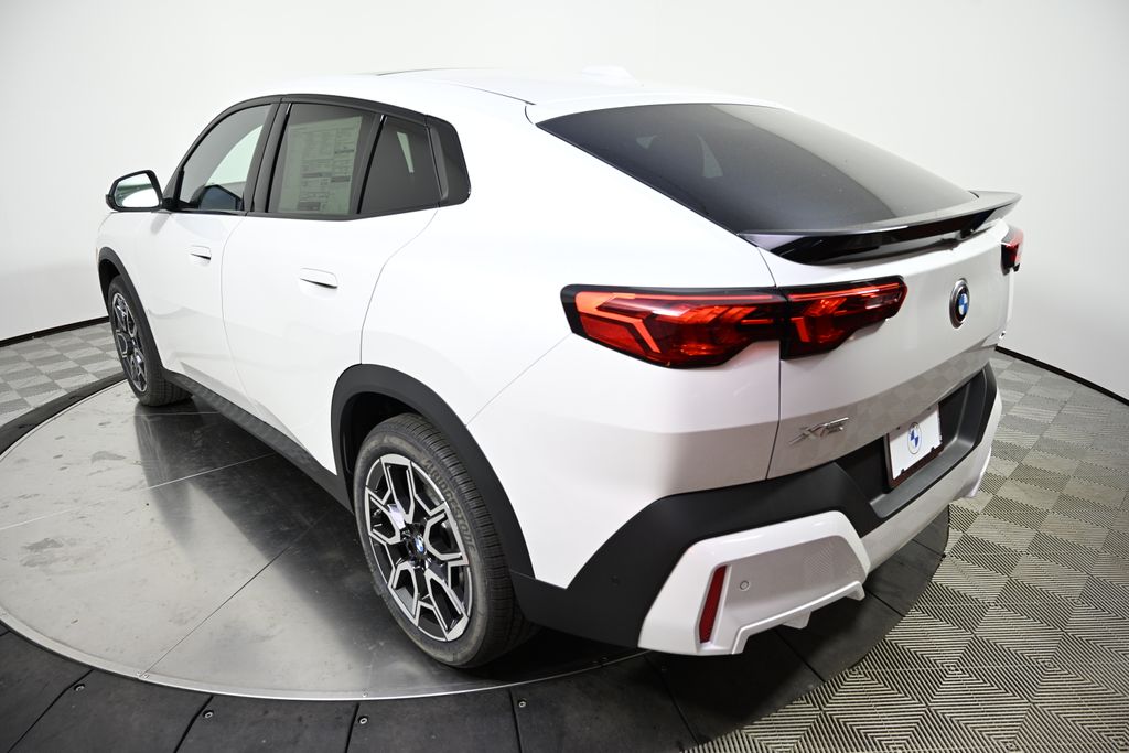 2025 BMW X2 xDrive28i 3