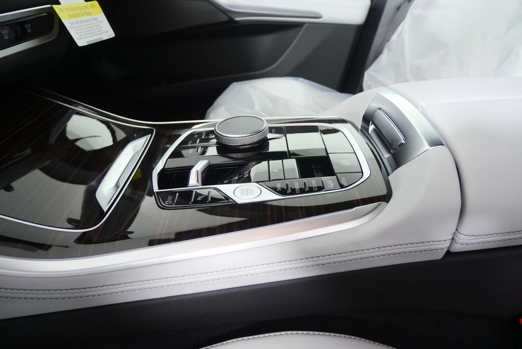 Thumbnail: 2026 BMW X5 - 22