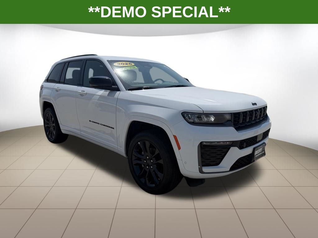 Bright White Clearcoat 2026 Jeep Grand Cherokee SUV / Crossover Four-Wheel Drive 8-Speed Automatic