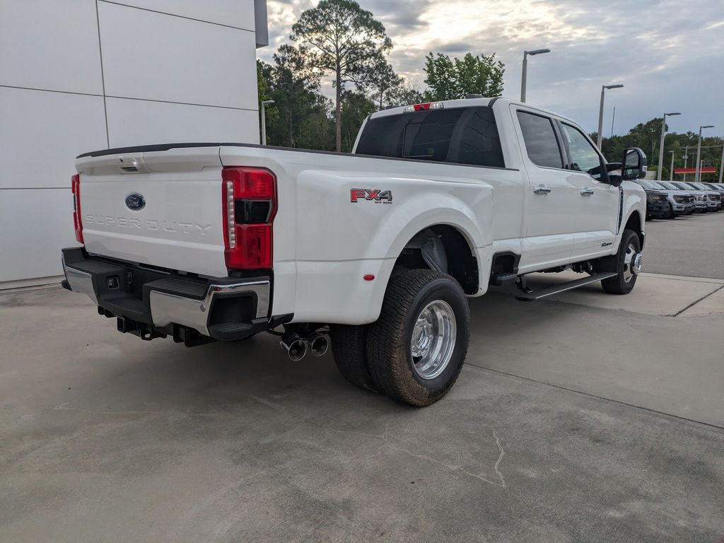 2026 Ford F-350 Super Duty LARIAT