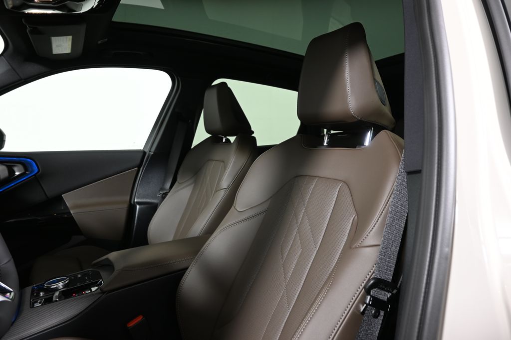 Thumbnail: 2026 BMW X3 - 16