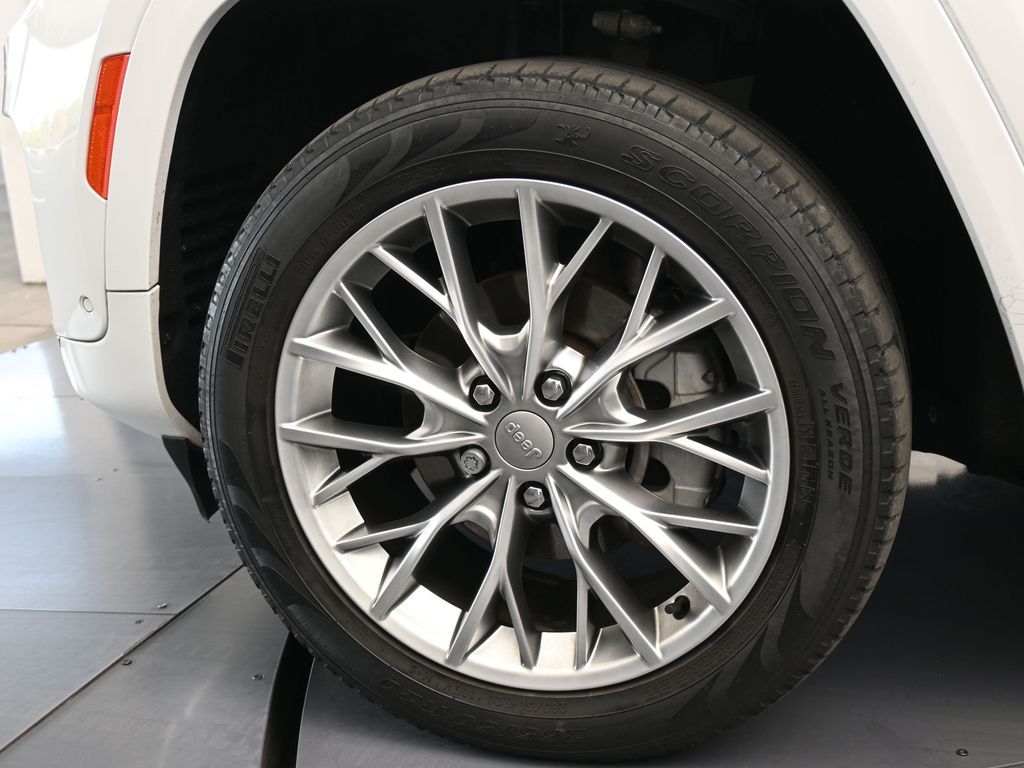 Used 2022 Bright White Clearcoat Jeep Summit image 36