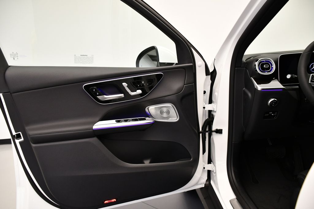 2025 Mercedes-Benz GLC 300 30