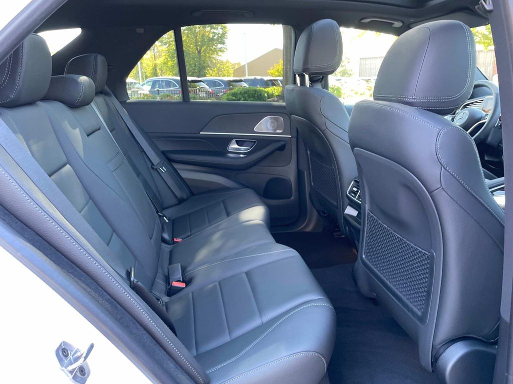 Thumbnail: 2025 Mercedes-Benz GLE - 29