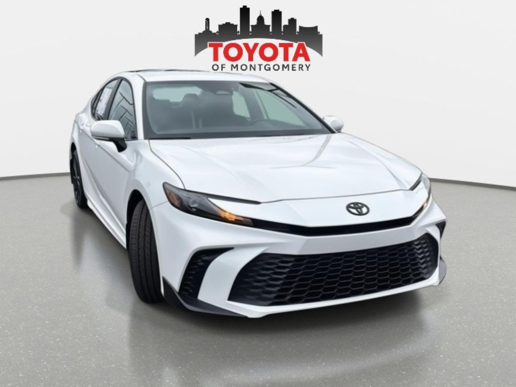 2026 Toyota Camry SE Hybrid's photo