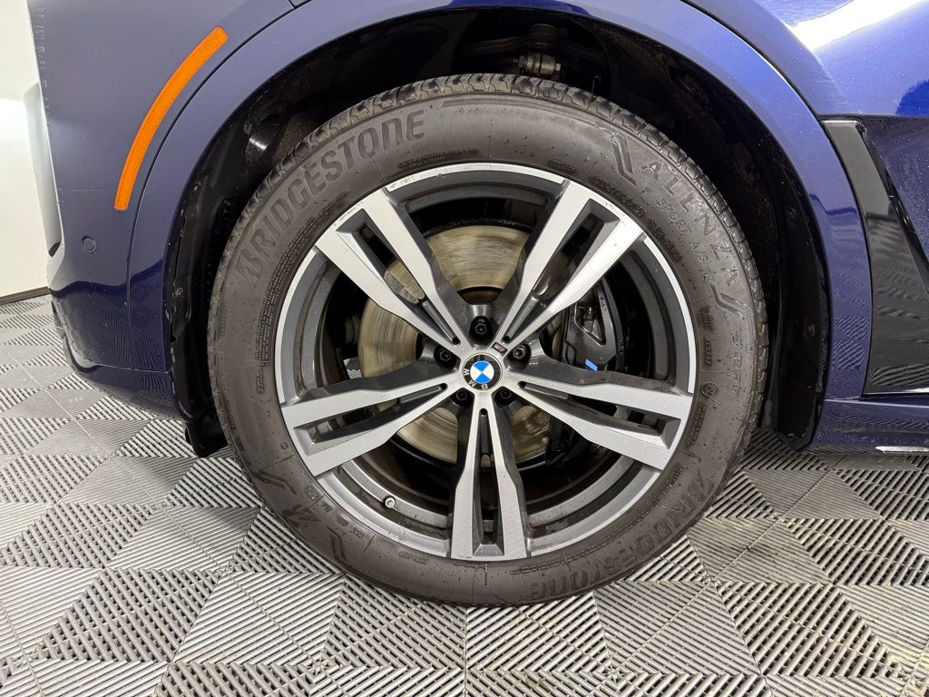 Thumbnail: 2023 BMW X7 - 9