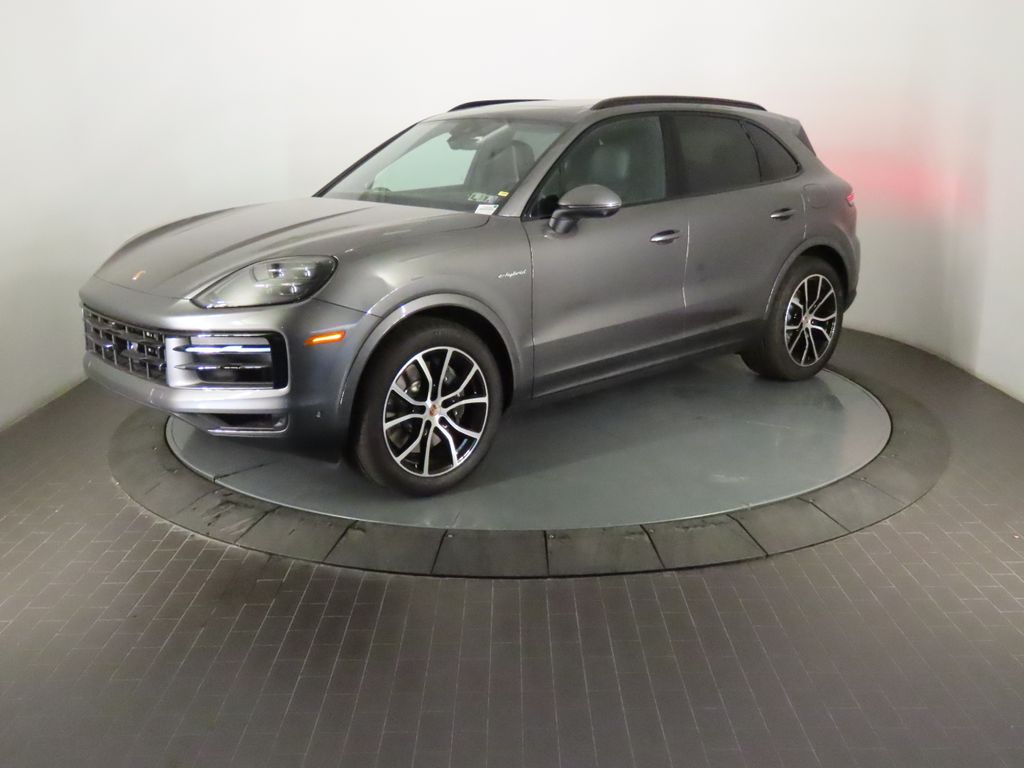 Thumbnail: 2026 Porsche Cayenne - 1